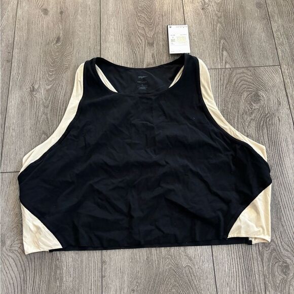 Nike woman’s Black and Cream Athletic Tank Top - Picture 1 of 4